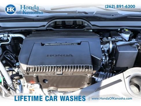 Certified 2025 Honda Pilot Touring image 32