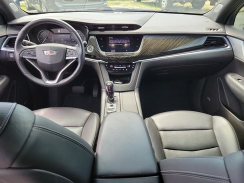 Used 2021 Cadillac XT6 Premium Luxury AWD/4WD image 16