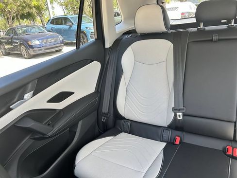 New 2026 Volkswagen Tiguan SE FWD image 12