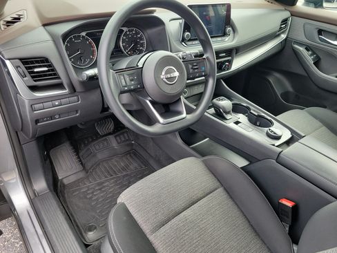 Used 2023 Nissan Rogue SV AWD/4WD image 13