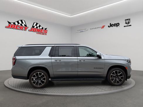 Used 2023 Chevrolet Suburban RST w/ Luxury Package AWD/4WD image 9