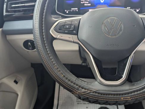 Used 2025 Volkswagen Jetta SE w/ Black Wheel Package FWD image 28