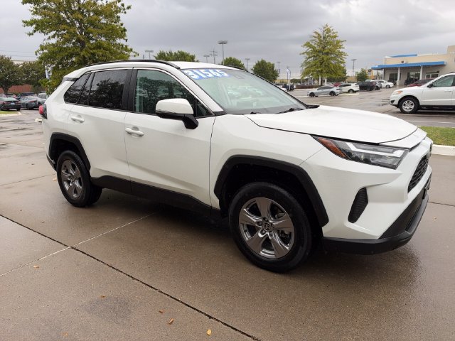 Used 2025 Toyota RAV4 XLE FWD image 7