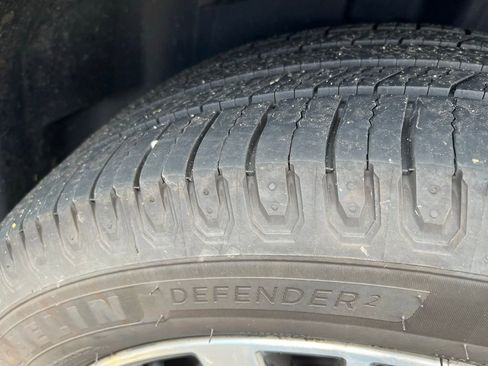 Used 2018 Ford Explorer Platinum image 8