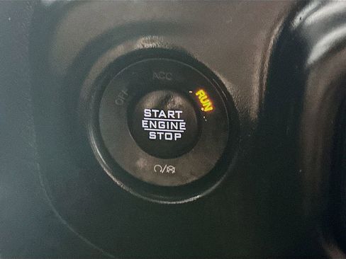 Used 2021 Jeep Gladiator Sport image 27