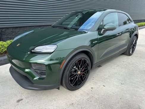 Certified 2025 Porsche Macan 4S Electric image 7