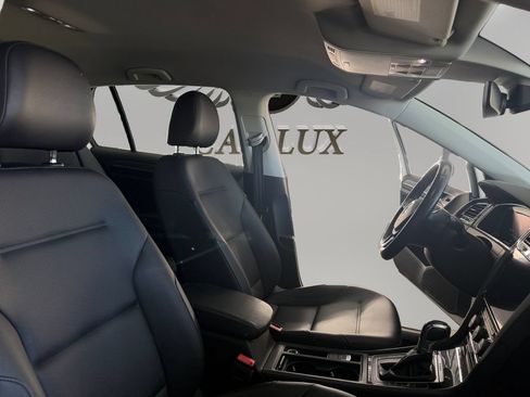Used 2019 Volkswagen e-Golf SEL Premium FWD image 14
