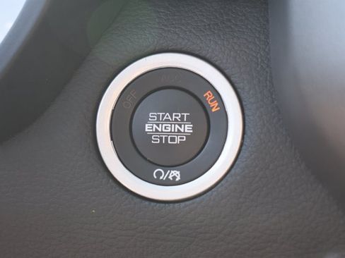 Used 2024 RAM 1500 Laramie AWD/4WD image 32