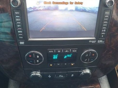 Used 2014 GMC Yukon Denali image 4