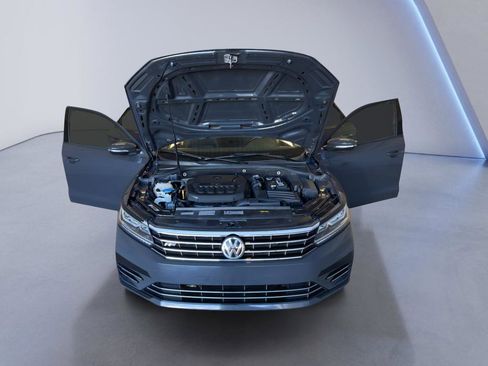 Used 2018 Volkswagen Passat 2.0T R-Line FWD image 8