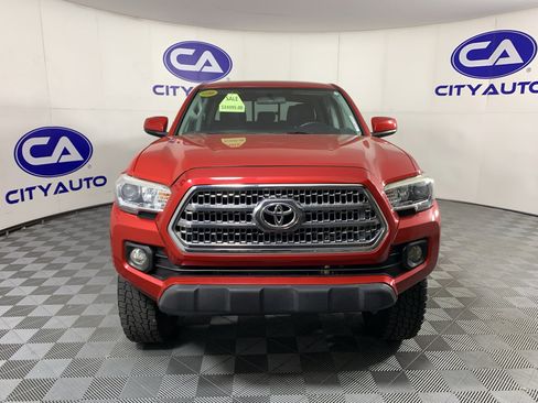 Used 2016 Toyota Tacoma SR5 w/ Towing Package AWD/4WD image 9
