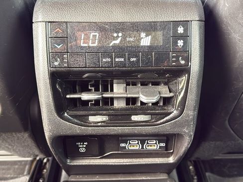 Used 2023 Jeep Grand Cherokee L Limited w/ Black Appearance Package image 19