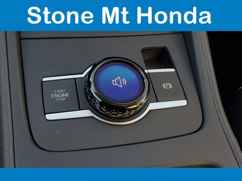 Used 2025 Volkswagen Tiguan SE image 29