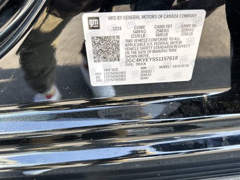 Certified 2025 Chevrolet Silverado 3500 High Country w/ High Country Premium Package image 36