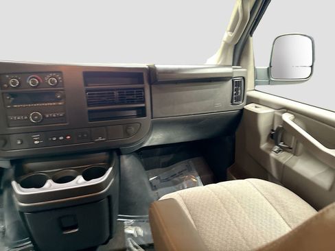 Used 2025 Chevrolet Express 3500 LT w/ LT Preferred Equipment Group RWD image 24