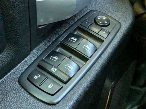 Used 2019 RAM 2500 Tradesman w/ Chrome Appearance Group image 25