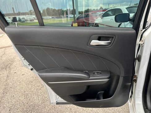 Used 2016 Dodge Charger SXT RWD image 21