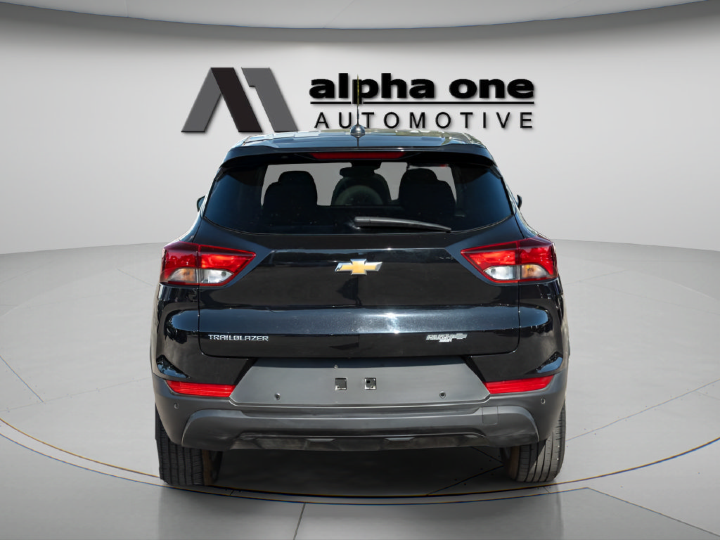 Used 2025 Chevrolet TrailBlazer LS w/ LS Convenience Package FWD image 8