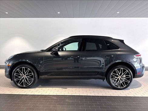 Used 2026 Porsche Macan AWD/4WD image 2