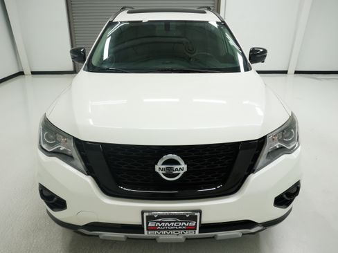 Used 2020 Nissan Pathfinder SL FWD image 2
