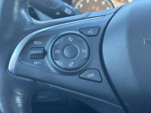 Used 2018 Buick Enclave Premium image 19