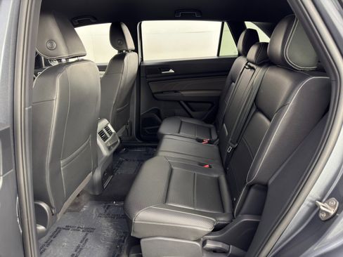 Used 2023 Volkswagen Atlas Cross Sport SE w/ Black Wheel Package image 38