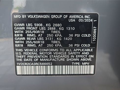 Used 2024 Volkswagen Atlas Peak Edition SE AWD/4WD image 28