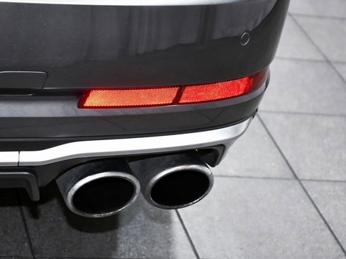 Used 2023 Audi S8 image 97