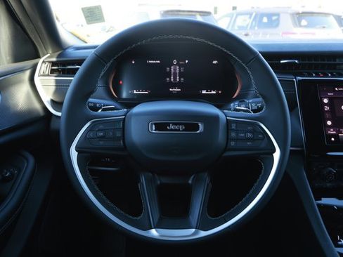 New 2025 Jeep Grand Cherokee Laredo X image 11