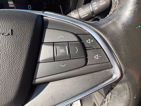 Used 2019 Cadillac XT5 Luxury FWD image 16