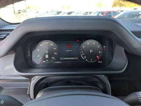 Used 2024 Land Rover Defender 90 X-Dynamic SE image 24