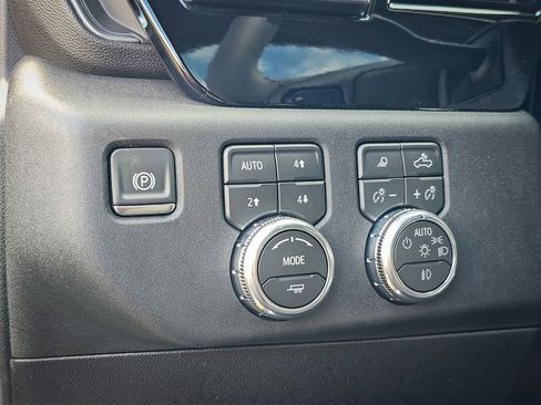 New 2026 GMC Sierra 2500 SLT w/ SLT Premium Package image 17