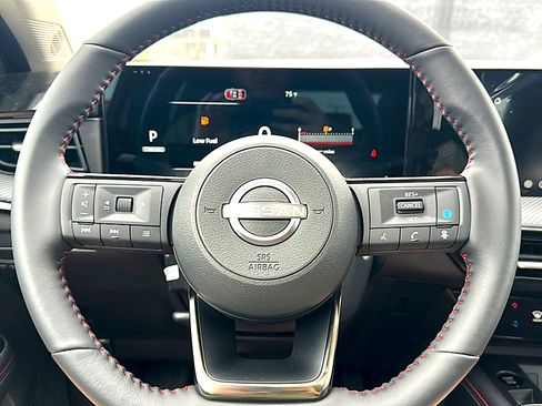 New 2026 Nissan Kicks SR w/ SR Premium Package FWD image 18