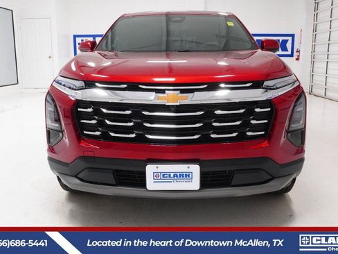 Used 2026 Chevrolet Equinox LT w/ LPO, Floor Liner Package FWD image 2