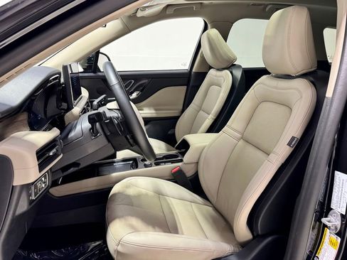 Used 2025 Lincoln Corsair Grand Touring AWD/4WD image 10