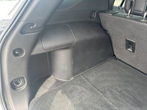 Used 2018 Chevrolet Equinox Premier FWD image 28
