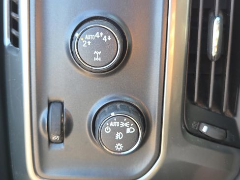 Used 2018 Chevrolet Silverado 1500 LT w/ All Star Edition image 17