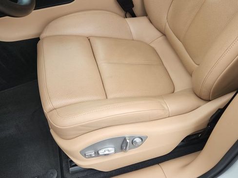 Used 2023 Porsche Macan AWD/4WD image 8