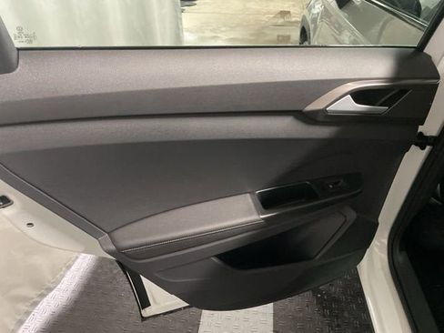 New 2026 Volkswagen Taos SE AWD/4WD image 11