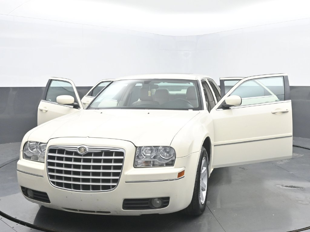 Used 2005 Chrysler 300 Touring w/ Sound Group RWD image 48