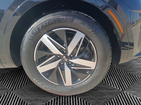 Used 2021 Kia Sorento S w/ Panoramic Sunroof Package image 9