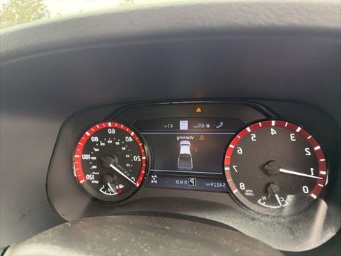 Used 2022 Nissan Frontier PRO-4X image 9