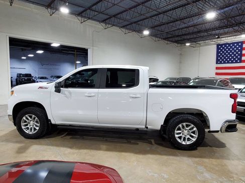 Used 2023 Chevrolet Silverado 1500 LT w/ Z71 Off-Road Package AWD/4WD image 13