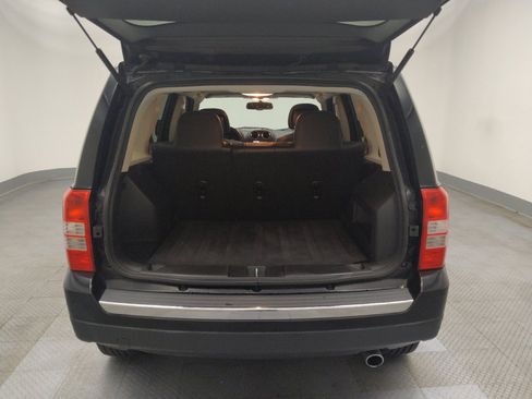 Used 2017 Jeep Patriot High Altitude FWD image 29