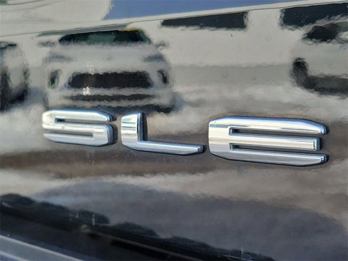 Used 2024 GMC Sierra 1500 SLE w/ Preferred Package image 7