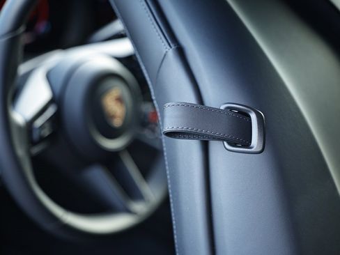 Certified 2025 Porsche 911 Carrera GTS image 30