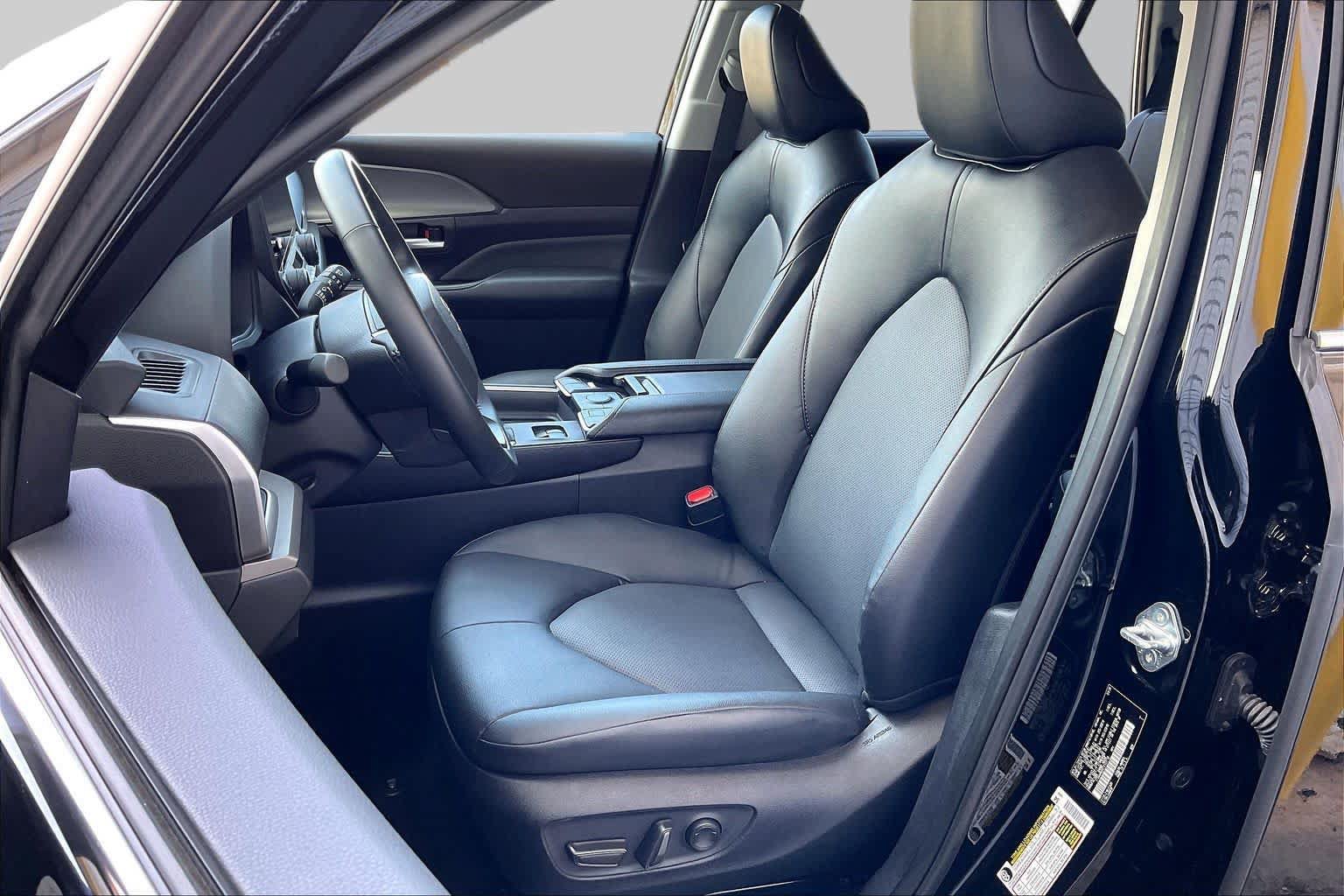 Used 2026 Toyota Grand Highlander AWD image 8