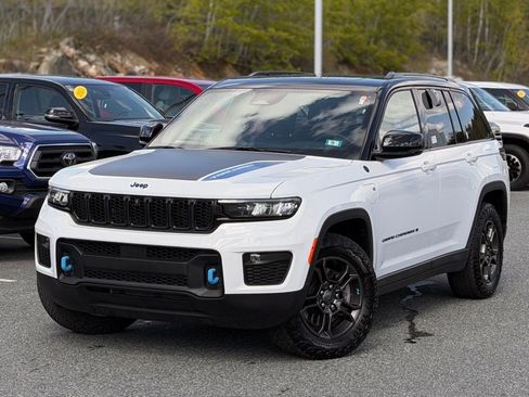Used 2024 Jeep Grand Cherokee Trailhawk AWD/4WD image 1
