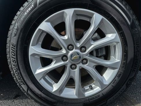 Used 2020 Chevrolet Equinox LT w/ Driver Convenience Package AWD/4WD image 11