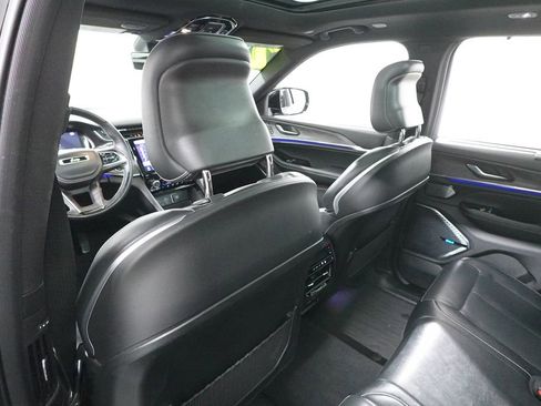 Used 2022 Jeep Grand Cherokee Overland w/ Adv Protech Group III image 26